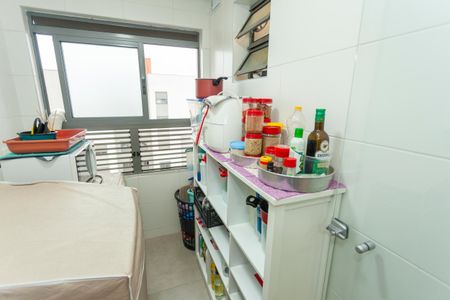 Apartamento à venda com 58m², 3 quartos e 1 vagaÁrea de Serviço