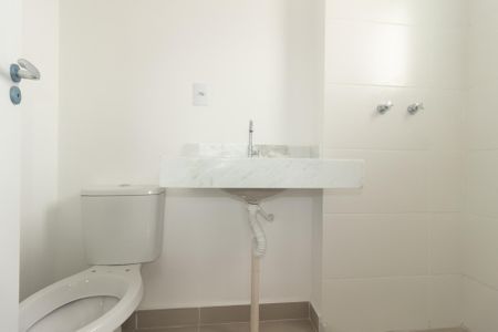 Apartamento para alugar com 55m², 2 quartos e sem vaga Apartamento para alugar com 55m², 2 quartos e sem vagaBanheiro da Suíte