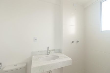 Apartamento para alugar com 55m², 2 quartos e sem vaga Apartamento para alugar com 55m², 2 quartos e sem vagaBanheiro da Suíte