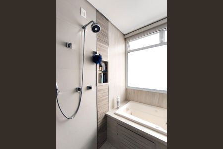 Casa de condomínio à venda com 249m², 3 quartos e 4 vagasBanheiro da Suíte