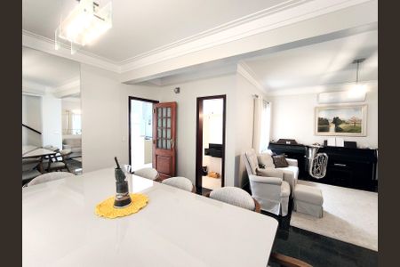 Casa de condomínio à venda com 249m², 3 quartos e 4 vagasSala de Jantar