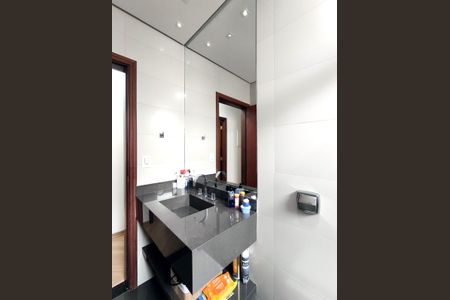 Casa de condomínio à venda com 249m², 3 quartos e 4 vagasBanheiro 