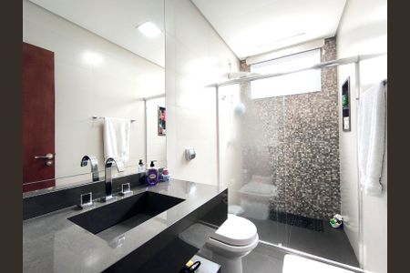 Casa de condomínio à venda com 249m², 3 quartos e 4 vagasBanheiro 