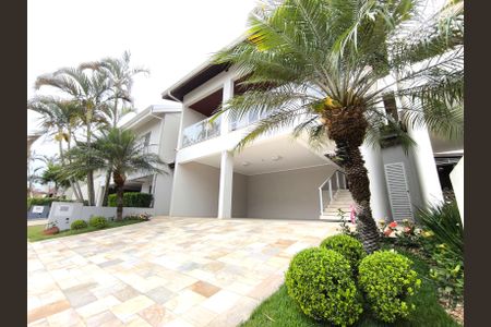 Casa de condomínio à venda com 249m², 3 quartos e 4 vagasFachada