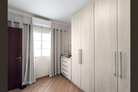 Casa de condomínio à venda com 249m², 3 quartos e 4 vagasQuarto 1