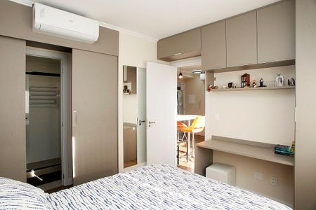 Suíte 1 de apartamento à venda com 2 quartos, 51m² em Santa Cecília, Porto Alegre