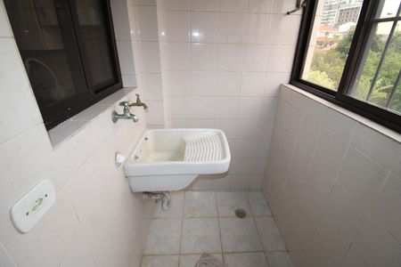 Apartamento à venda com 65m², 2 quartos e 1 vagaÁrea de Serviço