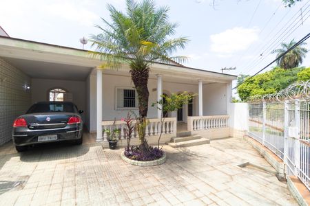 Casa à venda com 208m², 4 quartos e 2 vagas Casa à venda com 208m², 4 quartos e 2 vagasGaragem