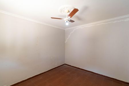 Casa à venda com 208m², 4 quartos e 2 vagas Casa à venda com 208m², 4 quartos e 2 vagasQuarto 4