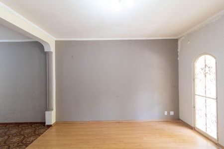 Casa à venda com 208m², 4 quartos e 2 vagas Casa à venda com 208m², 4 quartos e 2 vagasSala