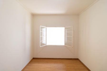 Casa à venda com 208m², 4 quartos e 2 vagas Casa à venda com 208m², 4 quartos e 2 vagasQuarto 2