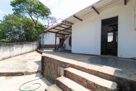 Casa à venda com 208m², 4 quartos e 2 vagas Casa à venda com 208m², 4 quartos e 2 vagasQuintal