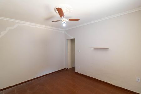 Casa à venda com 208m², 4 quartos e 2 vagas Casa à venda com 208m², 4 quartos e 2 vagasQuarto 4