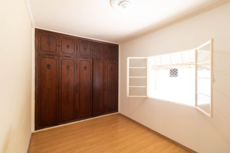 Casa à venda com 208m², 4 quartos e 2 vagas Casa à venda com 208m², 4 quartos e 2 vagasQuarto 3