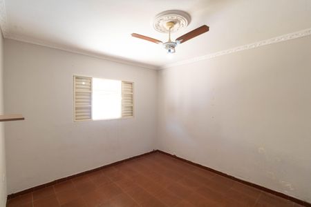 Casa à venda com 208m², 4 quartos e 2 vagas Casa à venda com 208m², 4 quartos e 2 vagasQuarto 4