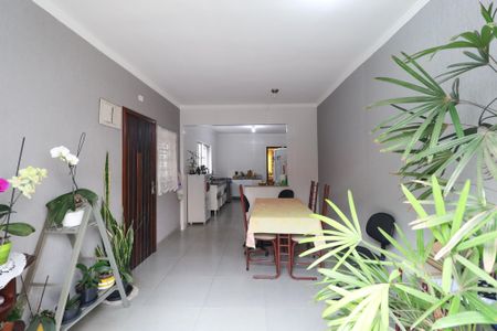 Casa à venda com 200m², 3 quartos e 4 vagasCopa