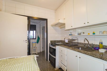 Apartamento à venda com 140m², 3 quartos e 2 vagasCozinha