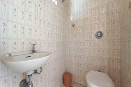 Casa à venda com 162m², 3 quartos e 4 vagasBanheiro de Serviço