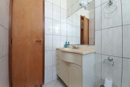 Casa à venda com 162m², 3 quartos e 4 vagasBanheiro Social