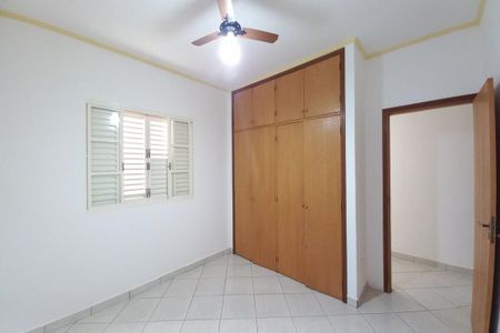 Casa à venda com 162m², 3 quartos e 4 vagasQuarto 2
