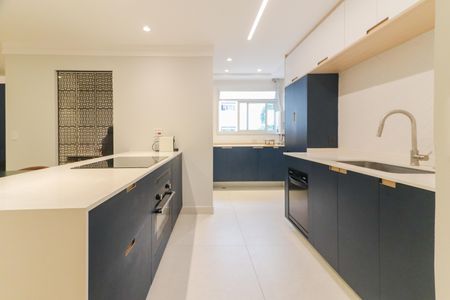 Apartamento à venda com 91m², 2 quartos e 2 vagas Apartamento à venda com 91m², 2 quartos e 2 vagasCozinha e Área de Serviço