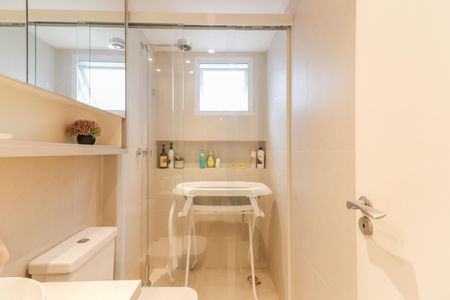 Apartamento à venda com 91m², 2 quartos e 2 vagas Apartamento à venda com 91m², 2 quartos e 2 vagasBanheiro da Suíte