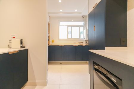 Apartamento à venda com 91m², 2 quartos e 2 vagas Apartamento à venda com 91m², 2 quartos e 2 vagasCozinha e Área de Serviço