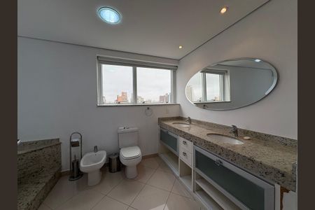 Apartamento para alugar com 130m², 1 quarto e 2 vagas Apartamento para alugar com 130m², 1 quarto e 2 vagasBanheiro da Suíte