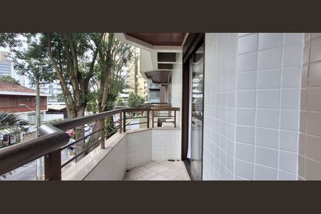 Apartamento para alugar com 132m², 4 quartos e 2 vagas Apartamento para alugar com 132m², 4 quartos e 2 vagasVaranda Suíte 2