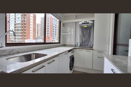 Apartamento para alugar com 132m², 4 quartos e 2 vagas Apartamento para alugar com 132m², 4 quartos e 2 vagasÁrea de Serviço