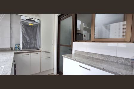 Apartamento para alugar com 132m², 4 quartos e 2 vagas Apartamento para alugar com 132m², 4 quartos e 2 vagasÁrea de Serviço