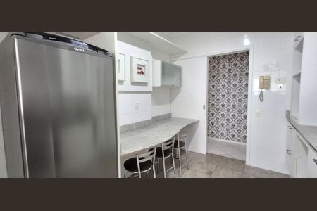 Apartamento para alugar com 132m², 4 quartos e 2 vagas Apartamento para alugar com 132m², 4 quartos e 2 vagasCozinha