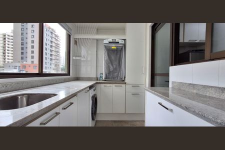 Apartamento para alugar com 132m², 4 quartos e 2 vagas Apartamento para alugar com 132m², 4 quartos e 2 vagasÁrea de Serviço