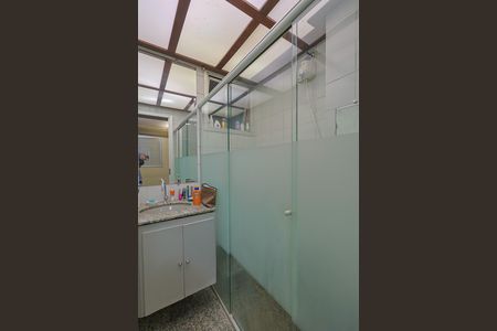 Apartamento à venda com 130m², 4 quartos e 2 vagas Apartamento à venda com 130m², 4 quartos e 2 vagasBanheiro da Suíte