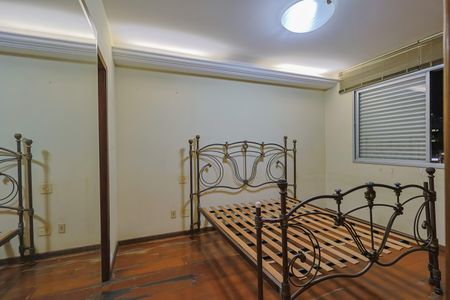 Apartamento à venda com 130m², 4 quartos e 2 vagas Apartamento à venda com 130m², 4 quartos e 2 vagasSuíte