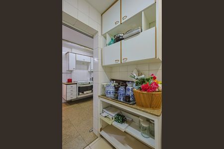 Apartamento à venda com 130m², 4 quartos e 2 vagas Apartamento à venda com 130m², 4 quartos e 2 vagasÁrea de Serviço