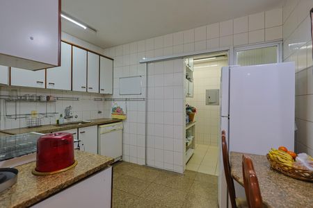 Apartamento à venda com 130m², 4 quartos e 2 vagas Apartamento à venda com 130m², 4 quartos e 2 vagasCozinha