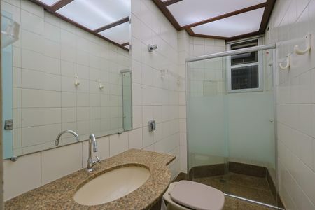 Apartamento à venda com 130m², 4 quartos e 2 vagas Apartamento à venda com 130m², 4 quartos e 2 vagasBanheiro Social