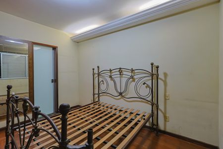 Apartamento à venda com 130m², 4 quartos e 2 vagas Apartamento à venda com 130m², 4 quartos e 2 vagasSuíte