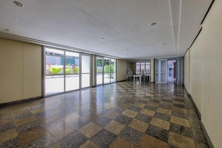 Apartamento à venda com 130m², 4 quartos e 2 vagas Apartamento à venda com 130m², 4 quartos e 2 vagasÁrea comum - Salão de festas