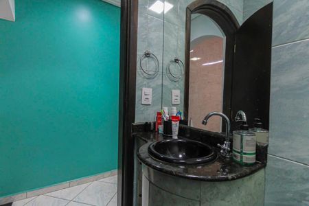 Casa à venda com 250m², 4 quartos e 5 vagasBanheiro