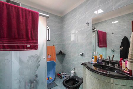 Casa à venda com 250m², 4 quartos e 5 vagasBanheiro da Suíte