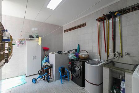 Casa à venda com 250m², 4 quartos e 5 vagasÁrea de Serviço