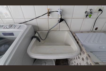 Casa à venda com 165m², 3 quartos e 2 vagas Casa à venda com 165m², 3 quartos e 2 vagasÁrea de Serviço