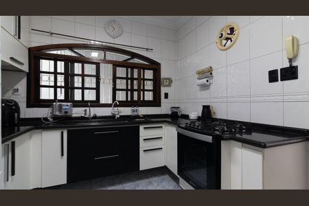 Casa à venda com 165m², 3 quartos e 2 vagas Casa à venda com 165m², 3 quartos e 2 vagasCozinha