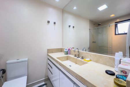 Apartamento à venda com 117m², 3 quartos e 2 vagas Apartamento à venda com 117m², 3 quartos e 2 vagasBanheiro da Suíte