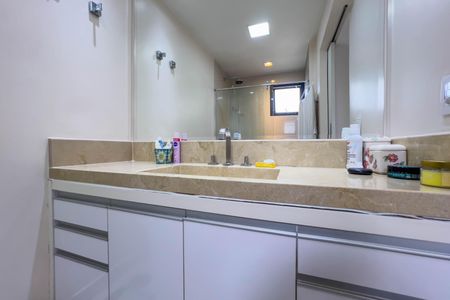 Apartamento à venda com 117m², 3 quartos e 2 vagas Apartamento à venda com 117m², 3 quartos e 2 vagasBanheiro da Suíte