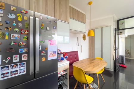 Apartamento à venda com 117m², 3 quartos e 2 vagas Apartamento à venda com 117m², 3 quartos e 2 vagasCozinha