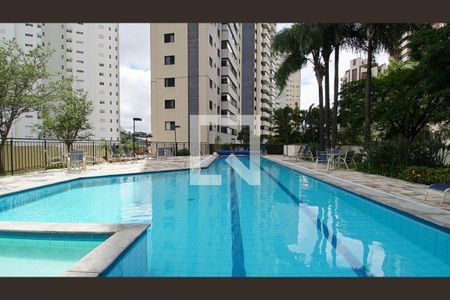 Apartamento à venda com 117m², 3 quartos e 2 vagas Apartamento à venda com 117m², 3 quartos e 2 vagasÁrea comum - Piscina