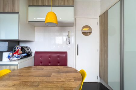 Apartamento à venda com 117m², 3 quartos e 2 vagas Apartamento à venda com 117m², 3 quartos e 2 vagasCozinha